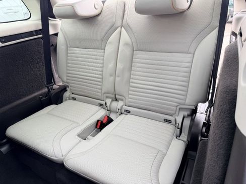 Used 2018 Land Rover Discovery HSE Luxury AWD/4WD image 15