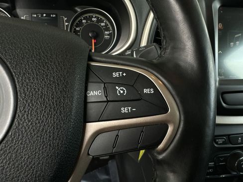 Used 2016 Jeep Cherokee Latitude w/ Cold Weather Group image 24