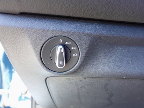 Certified 2025 Volkswagen Jetta Sport FWD image 16