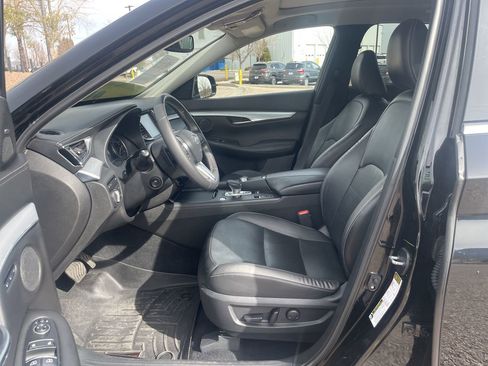 Used 2019 INFINITI QX50 Essential w/ Premium Heat Package image 10