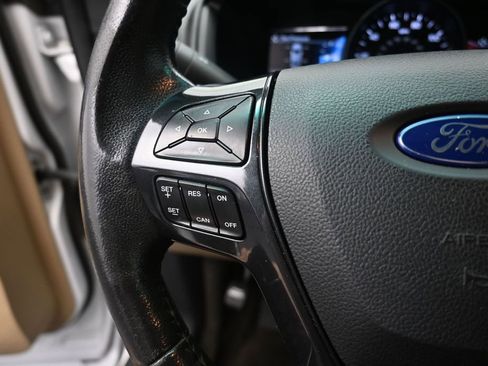 Used 2016 Ford Explorer XLT w/ Equipment Group 201A FWD image 29