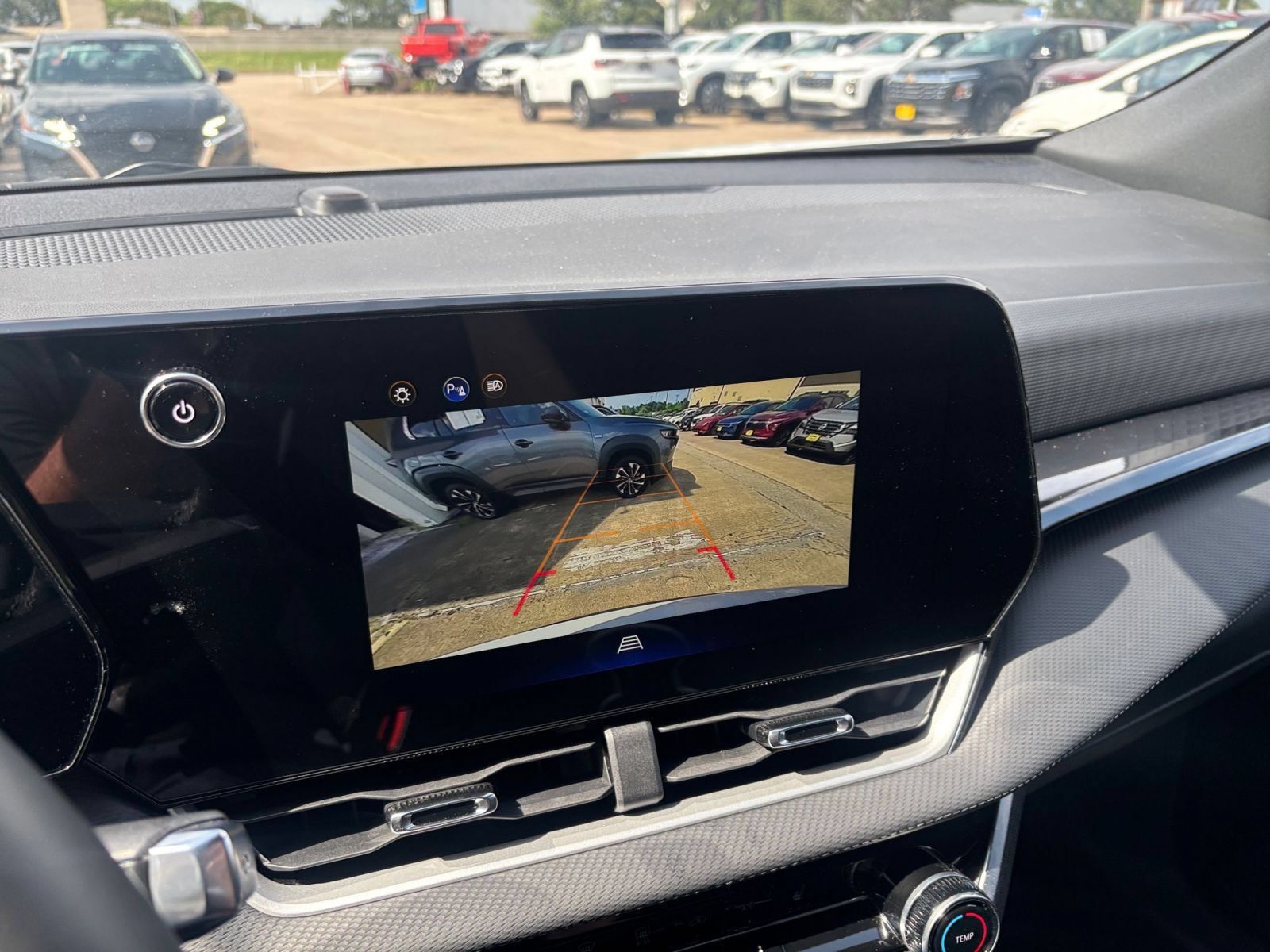 Used 2025 Chevrolet Equinox LT FWD image 24
