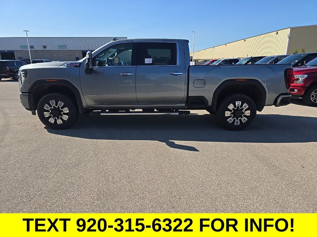 Used 2025 GMC Sierra 2500 Denali AWD/4WD image 3