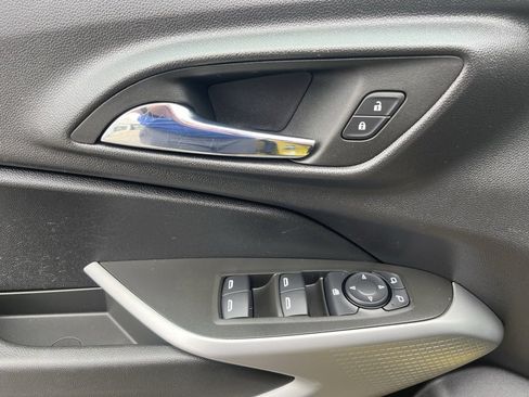 Certified 2024 Chevrolet Trax RS w/ Driver Confidence Package image 12