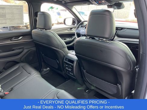 New 2025 Jeep Grand Cherokee Limited image 26