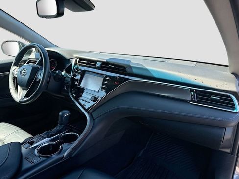 Used 2018 Toyota Camry XSE image 26