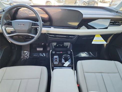 New 2025 Audi Q6 e-tron Premium image 11
