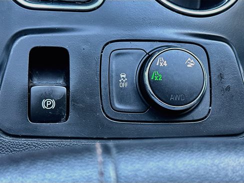Used 2018 Chevrolet Traverse LT AWD/4WD image 25