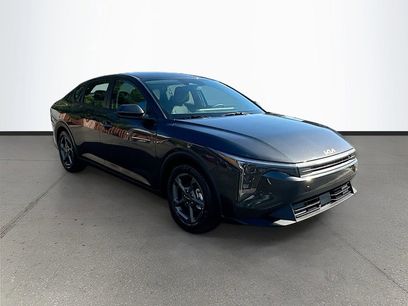 New 2025 Kia K4 LXS