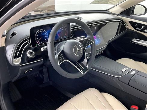 New 2026 Mercedes-Benz E 350 4MATIC Sedan image 6