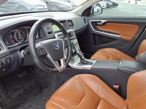 Used 2017 Volvo S60 T5 Inscription Platinum image 12