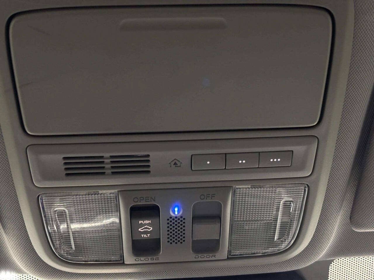 Used 2015 Honda Accord EX-L image 32