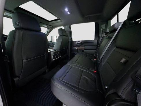 Used 2022 GMC Sierra 3500 Denali w/ Denali Ultimate Package image 22