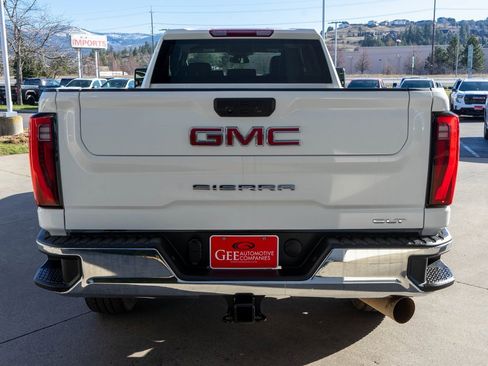 Used 2024 GMC Sierra 3500 SLT w/ X31 Off-Road Package image 6