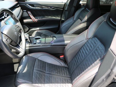 Used 2019 Maserati Quattroporte S GranSport Q4 AWD/4WD image 32
