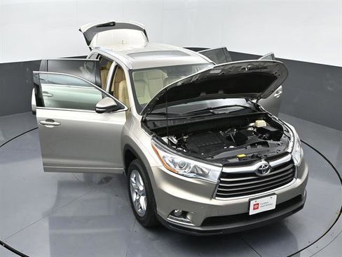 Certified 2016 Toyota Highlander Limited FWD image 46