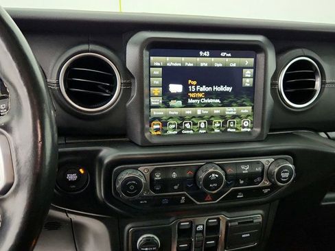 Used 2021 Jeep Wrangler Unlimited Sahara w/ Cold Weather Group image 17