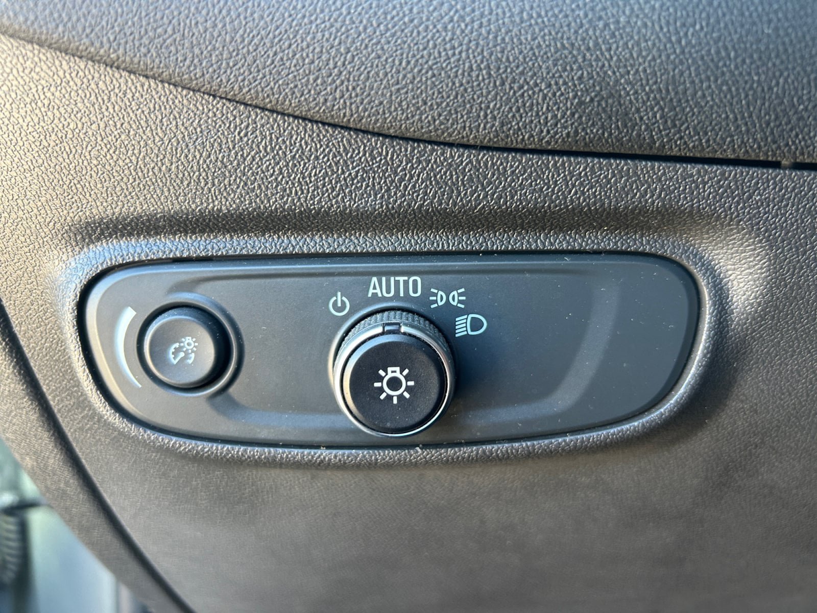Used 2024 Chevrolet Equinox LT AWD/4WD image 25