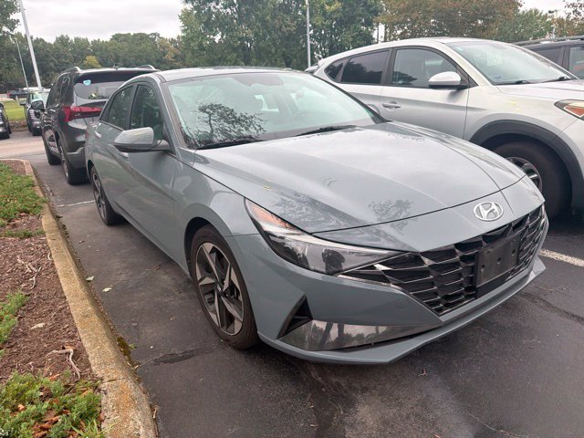 Used 2023 Hyundai Elantra Limited FWD image 11