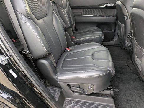 Used 2023 Hyundai Palisade Calligraphy image 17