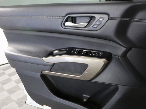 Used 2022 Nissan Pathfinder Platinum w/ Cargo Package image 25