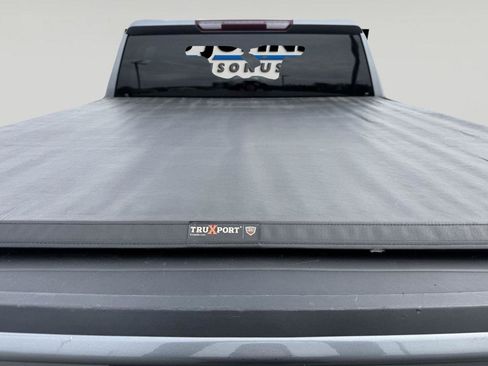 Used 2022 Chevrolet Silverado 1500 LT Trail Boss w/ Convenience Package II image 9