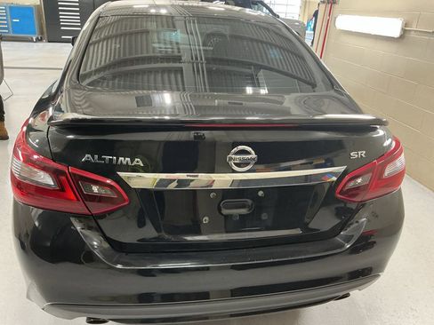 Used 2017 Nissan Altima 2.5 SR w/ Midnight Edition Package image 3