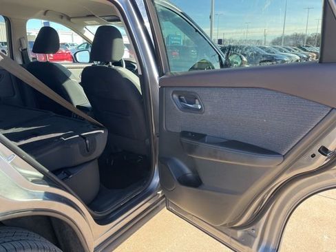 Used 2021 Nissan Rogue SV image 41