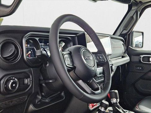 New 2025 Jeep Wrangler Unlimited Rubicon w/ Technology Group image 3