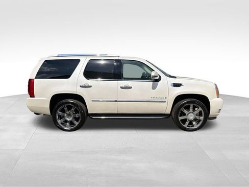Used 2007 Cadillac Escalade AWD w/ Information Package image 2