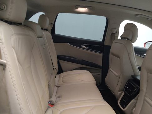 Used 2017 Lincoln MKX Reserve w/ Lincoln MKX Climate Package image 19