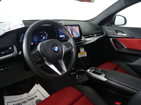 Certified 2025 BMW X2 xDrive28i image 12