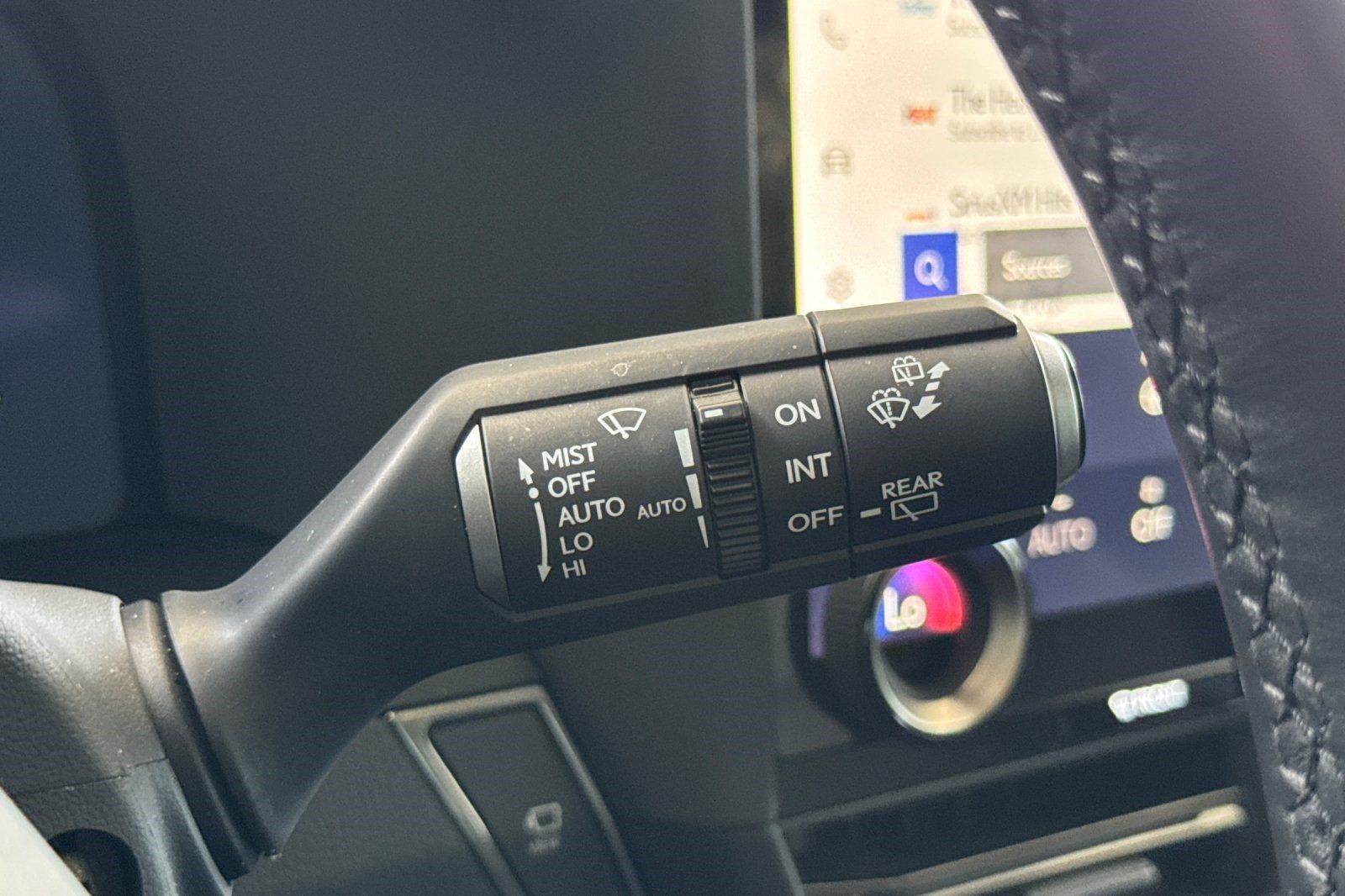 Used 2024 Lexus GX 550 w/ Accessory Package (31) AWD/4WD image 35