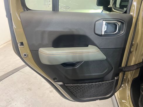 New 2025 Jeep Gladiator Mojave AWD/4WD image 18