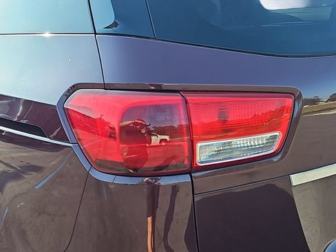 Used 2016 Kia Sedona LX w/ LX Essentials Premium Package FWD image 32
