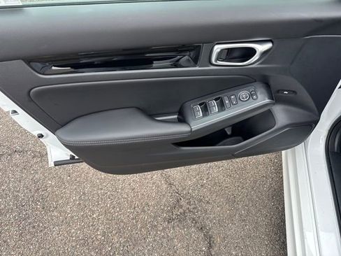 Used 2023 Honda Civic Touring image 6