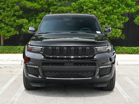 Used 2025 Jeep Grand Cherokee L Limited AWD/4WD image 2