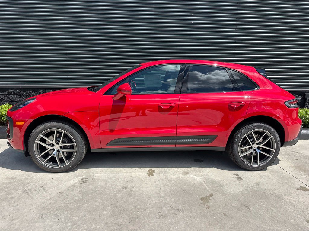 Used 2026 Porsche Macan AWD/4WD image 2