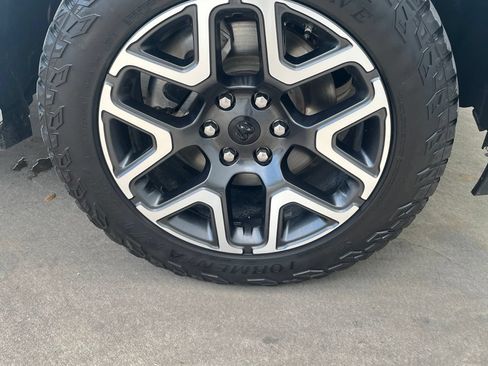 Used 2025 RAM 1500 Laramie AWD/4WD image 24