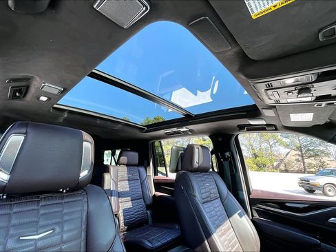 Used 2023 Cadillac Escalade ESV Premium Luxury Platinum w/ LPO, Radiant Package AWD/4WD image 13