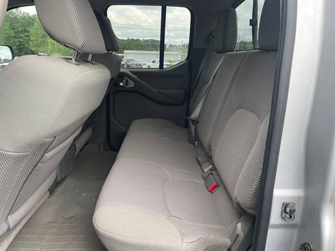 Used 2014 Nissan Frontier SV w/ SV Value Truck Package RWD image 17