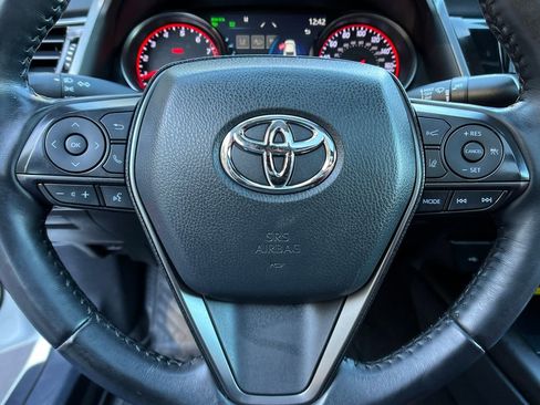 Used 2022 Toyota Camry XSE image 14
