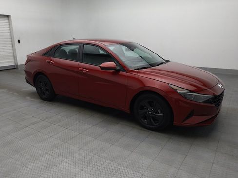 Used 2023 Hyundai Elantra SEL w/ Preferred Accessory Package FWD image 11