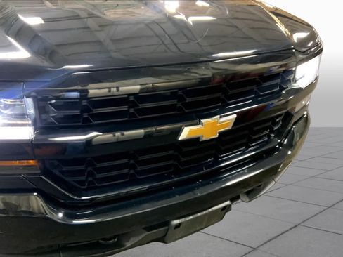 Used 2017 Chevrolet Silverado 1500 Custom w/ Custom Convenience Package AWD/4WD image 30