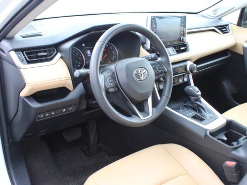 Used 2020 Toyota RAV4 XLE Premium AWD/4WD image 12