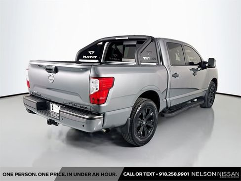 Used 2024 Nissan Titan SV image 5