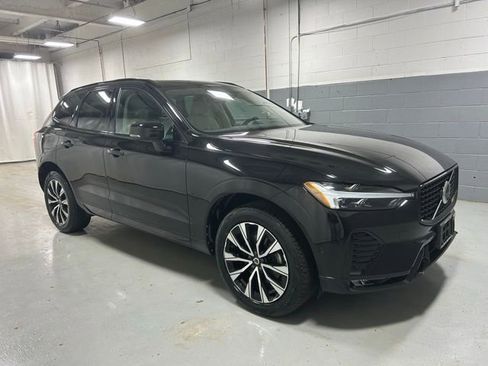 Used 2023 Volvo XC60 B5 Plus w/ Climate Package AWD/4WD image 4