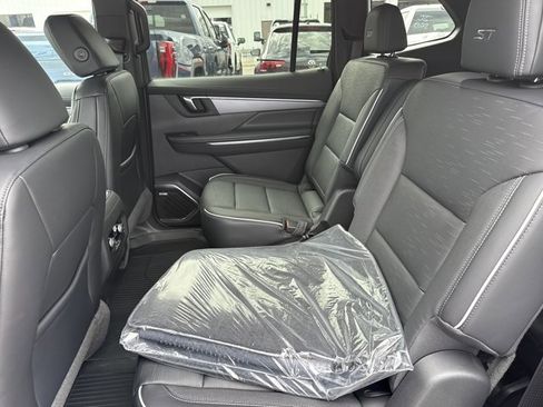 New 2026 Buick Enclave Sport Touring FWD image 5