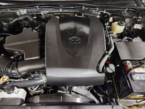 Used 2021 Toyota Tacoma SR5 RWD image 49