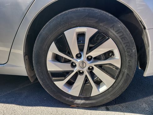 Used 2024 Nissan Altima 2.5 S image 8